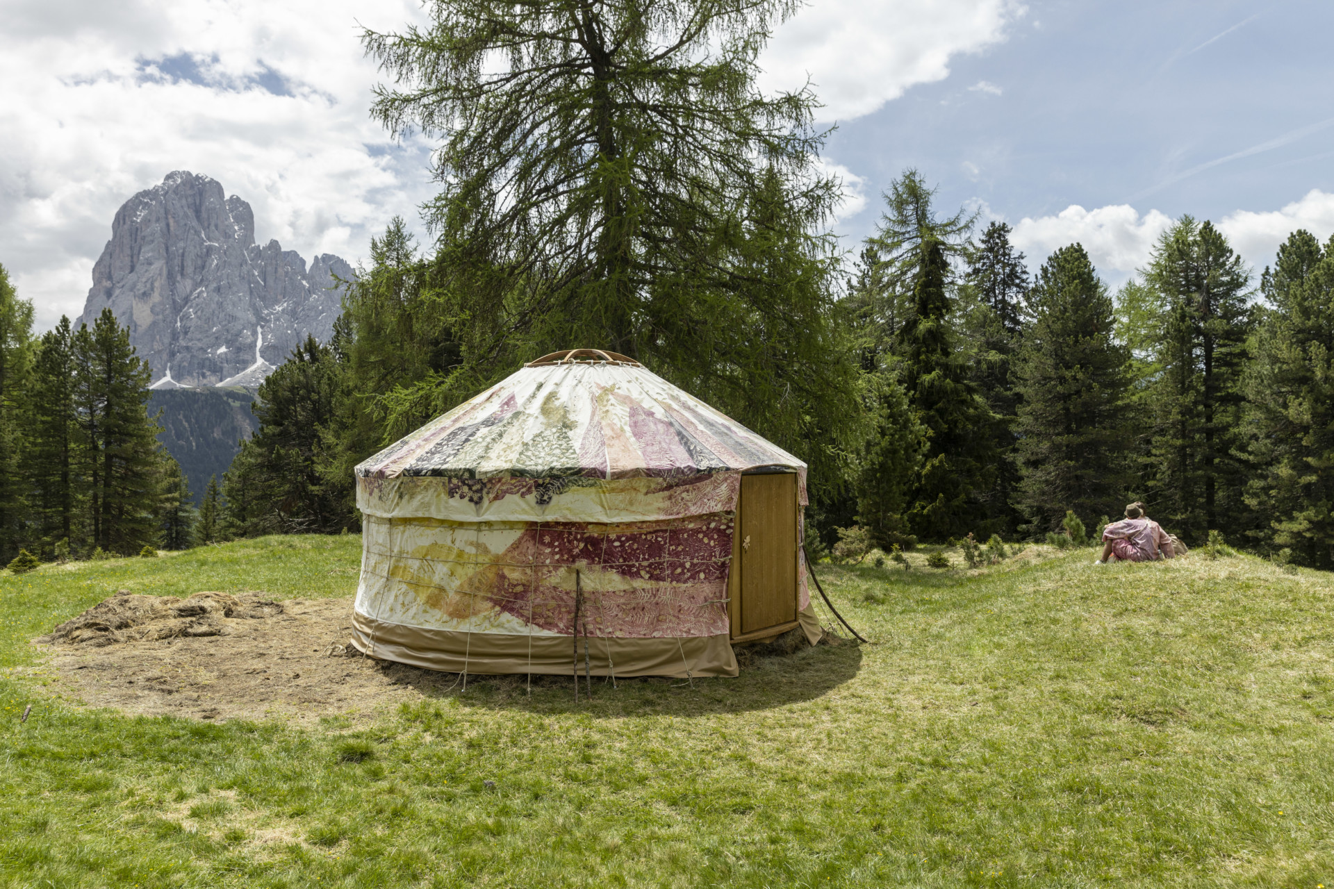 Vogliamo raccontarvi di Persones Persons, la Biennale Gherdëina ∞